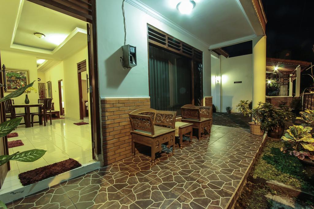 Griya Langen Guesthouse Yogyakarta Eksteriør bilde